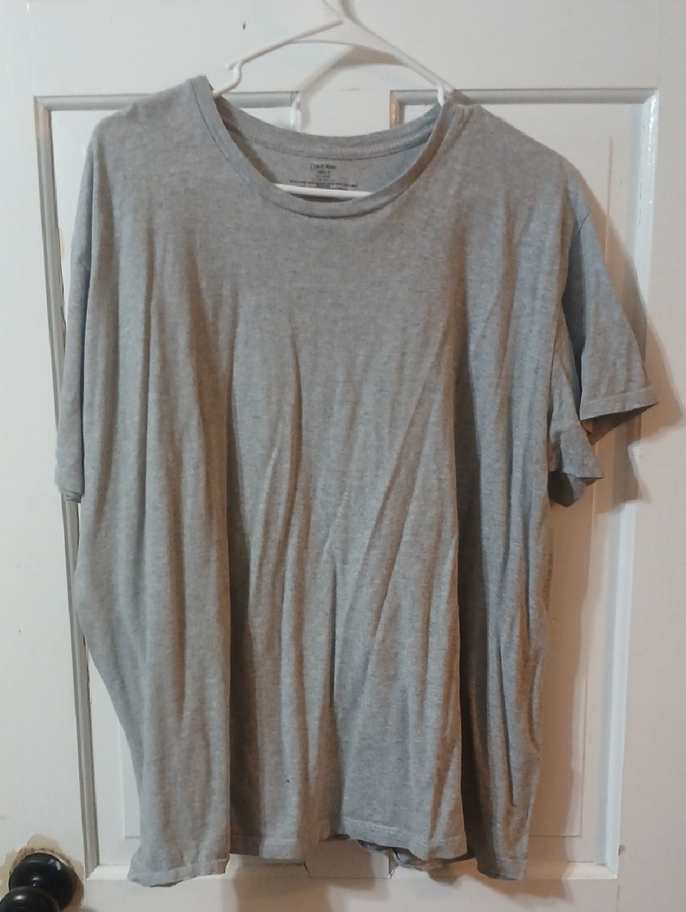 Calvin Klein Classic Fit Tee in Heather Gray